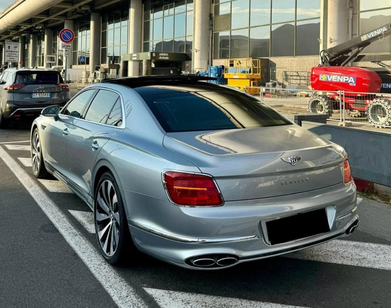 Bentley Flying Spur — FFGR Jets chauffeured ground transfer