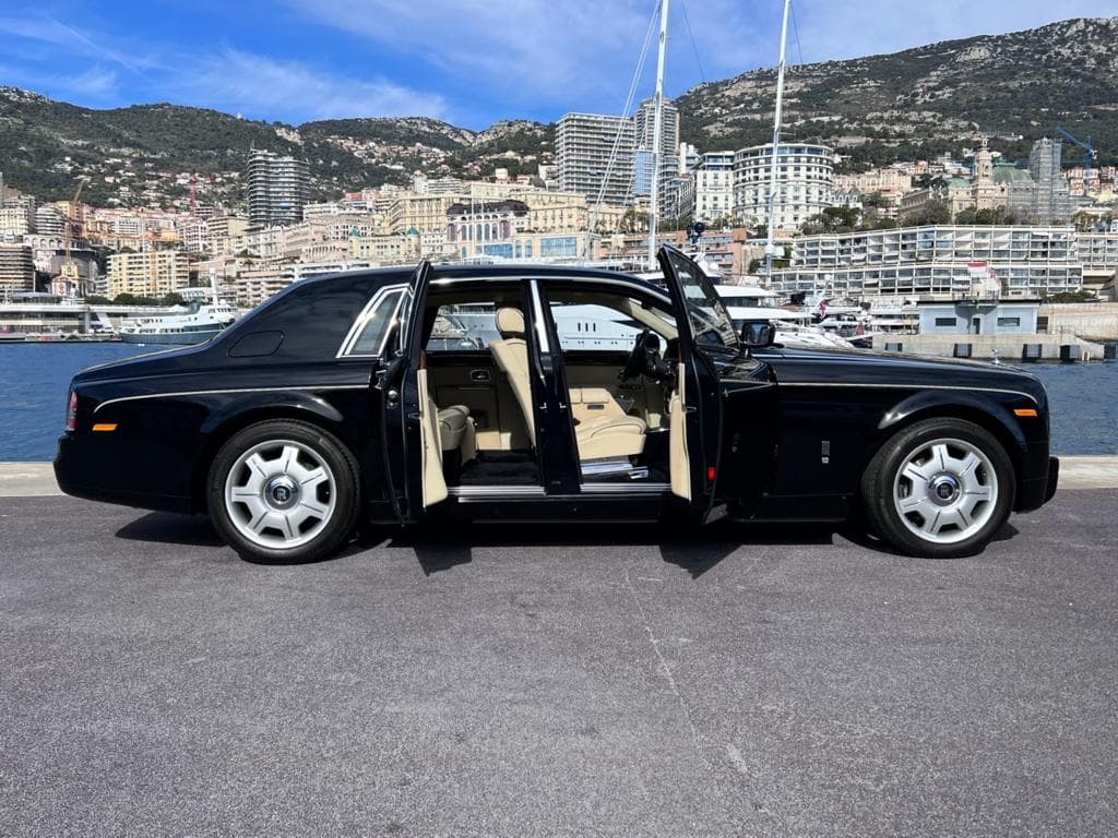 Rolls-Royce Phantom — FFGR Jets chauffeured ground transfer